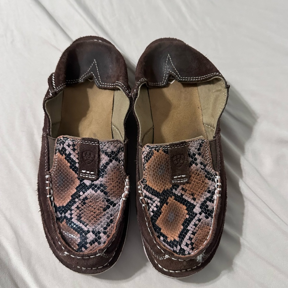 Ariat Cruiser size 8